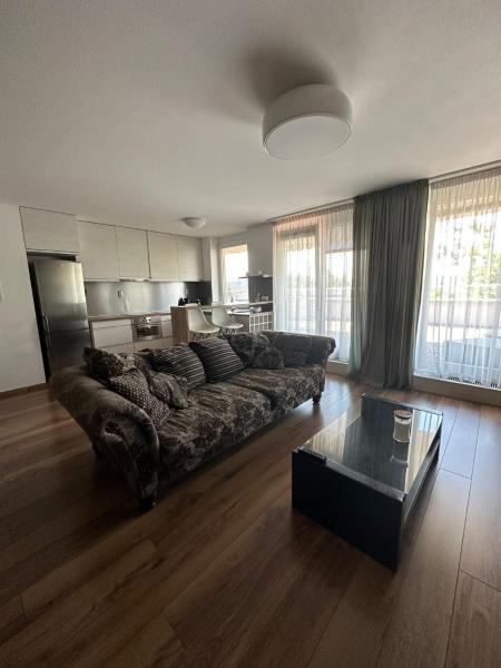 stresny apartman s terasou tomasikova, Bratislava