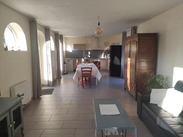 写真にはフェカン市にあるles gîtes du val renouxが写っています。