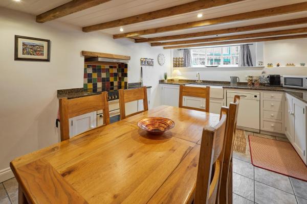 Host & Stay - Hampdon Cottage photo 7