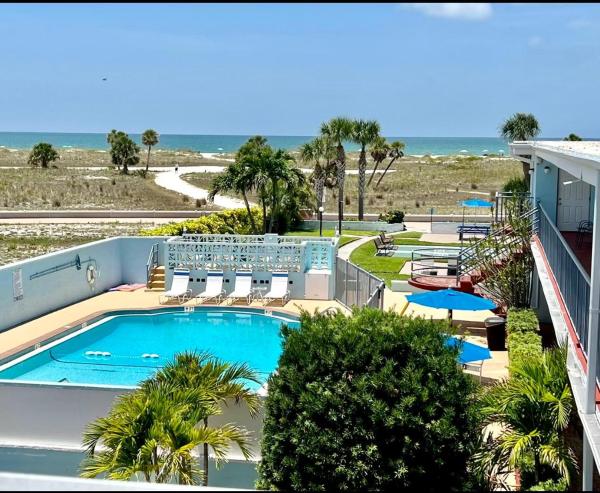På billedet ses objektet Beachside Resort Motel beliggende i byen St Pete Beach.
