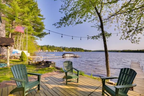 Na foto é possível ver o objeto Rustic Poland Vacation Rental with Waterfront Deck! localizado na cidade de Dunkertown.
