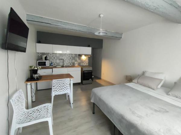 Studio Entier - Saint-Laurent-d'Aigouze