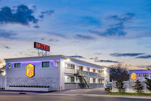 Zdjęcie 3: Super 8 by Wyndham Lindenhurst