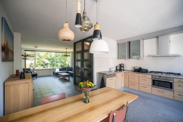 På billedet ses objektet CityHouse Alkmaar beliggende i byen Alkmaar.