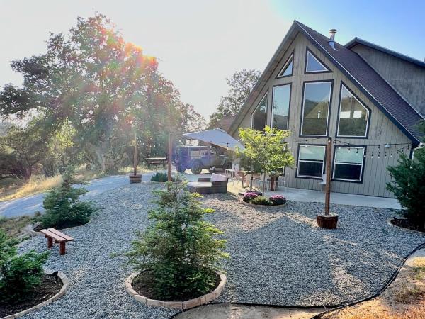 Na fotografii je vidět objekt Modern House on 5 acr in Sequoia National Forest nacházející se ve městě Posey.
