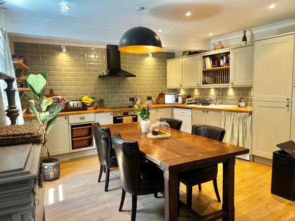 A la foto es mostra l'objecte Olive Tree Cottage situat a la ciutat de Rye.