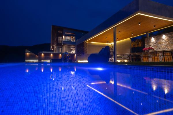Na zdjęciu widoczny jest obiekt #SKGH Arbitrage Hyperluxe Villa -near Pozar Baths & Kaimaktsalan mountain położony w mieście Sarakinoí.