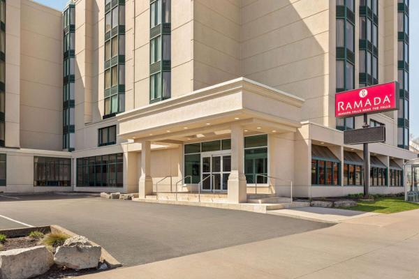 Foto 5: Ramada By Wyndham Niagara Falls near the Falls