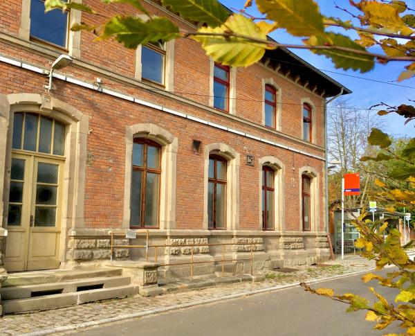 Kuvassa näkyy kohde Bahnhof Nebra, joka sijaitsee kaupungissa Nebra.
