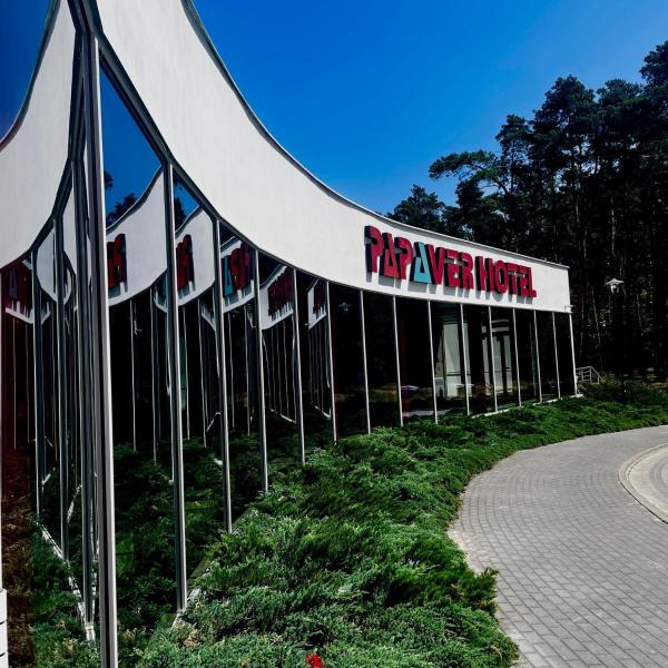 Kuvassa näkyy kohde Papaver Hotel, joka sijaitsee kaupungissa Ślesin.