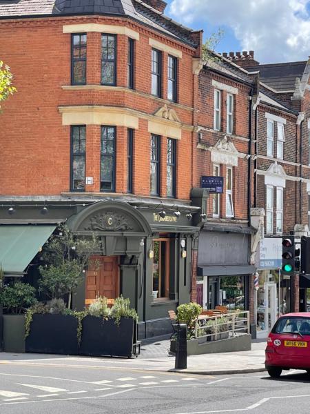 Chamberlayne Inn, London