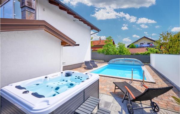 A la foto es mostra l'objecte Beautiful Home In Dugo Selo situat a la ciutat de Lupoglav.