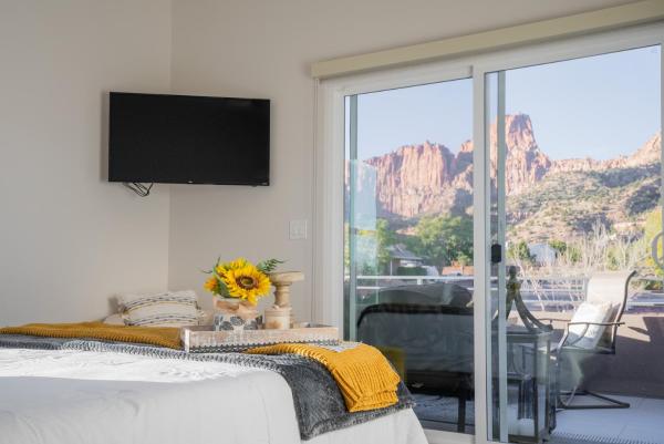 Na zdjęciu widoczny jest obiekt So Zion Painted Desert-4Bed, 3Bath, Hot Tub, Deck położony w mieście Hildale.