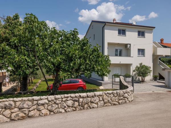 A la foto es mostra l'objecte Apartment in ilo on Krk Island situat a la ciutat de Šilo.