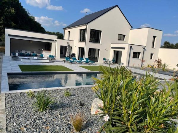 På billedet ses objektet Villa avec piscine et spa proche circuit 24H Le Mans beliggende i byen Changé.