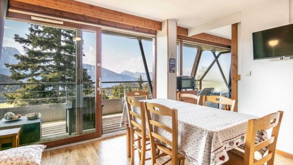 A la foto es mostra l'objecte V du Bachat Sorbiers E32 - Appt 6 pers situat a la ciutat de Chamrousse.