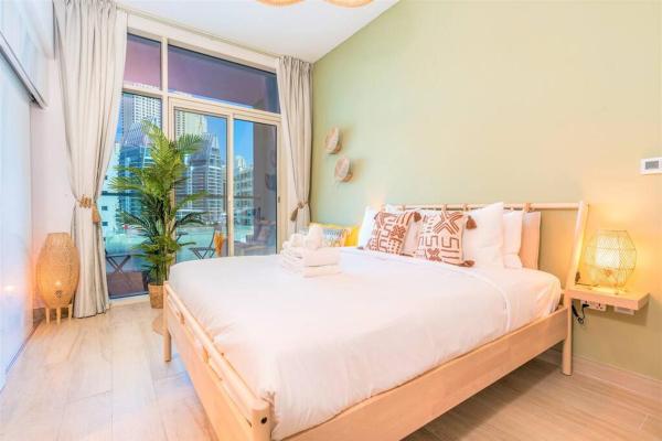 Na fotografii je vidět objekt Cosy & Chic Studio One Marina with balcony & View nacházející se ve městě Dubaj.