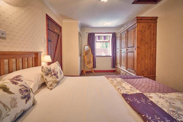 Host & Stay - Rose Cottage photo 4
