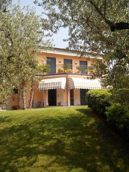 A la foto es mostra l'objecte Casa Silvia situat a la ciutat de Padenghe sul Garda.