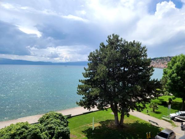 A la foto es mostra l'objecte Pier 82 Apartments situat a la ciutat de Ohrid.