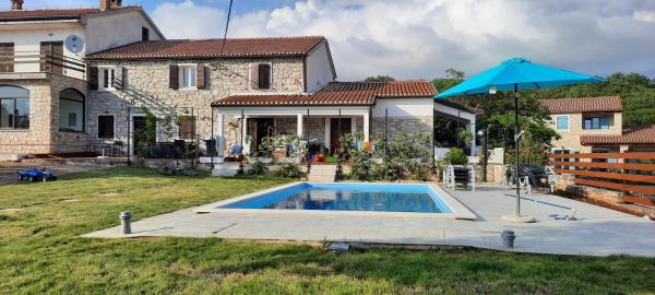 På billedet ses objektet Family friendly house with a swimming pool Vardica, Umag - 21452 beliggende i byen Umag.