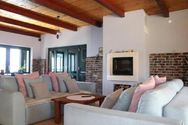 A la foto es mostra l'objecte Galeb Bed and Breakfast situat a la ciutat de Baćina.