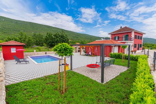 A la foto es mostra l'objecte Villa Rubin situat a la ciutat de Glibote.