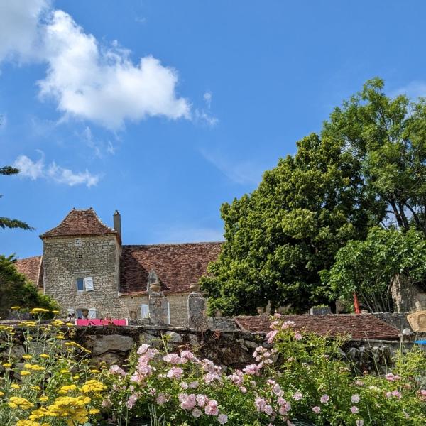 På billedet ses objektet Les Pierres Lotoises- le cottage beliggende i byen Saint-Projet.