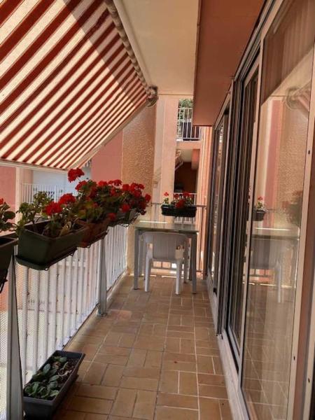 A la foto es mostra l'objecte T2 de 50 m2 + balcon + parking pour 4 personnes situat a la ciutat de Arcachon.