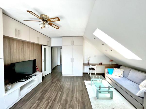 Na zdjęciu widoczny jest obiekt Holiday Apartment Žabovřesky położony w mieście Pištín.