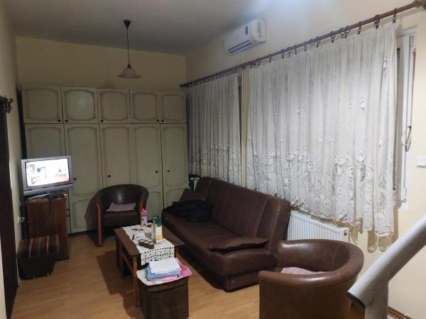 A la foto es mostra l'objecte Privatni smestaj Apartman Ristovic preko puta poste 02 situat a la ciutat de Mataruška Banja.