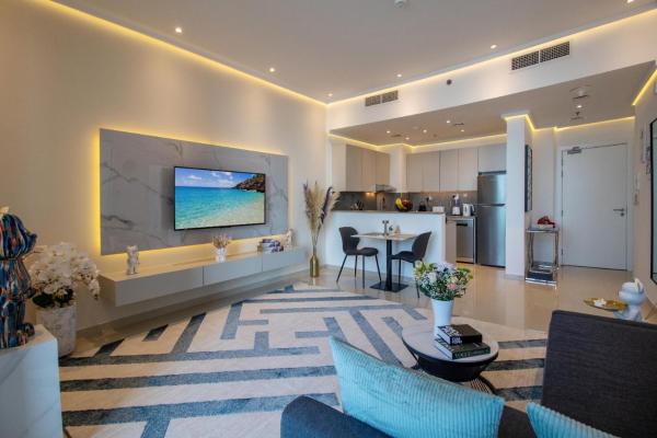 Na fotografii je vidět objekt Luxury-Designer 1 BR Sea View nacházející se ve městě Dubaj.