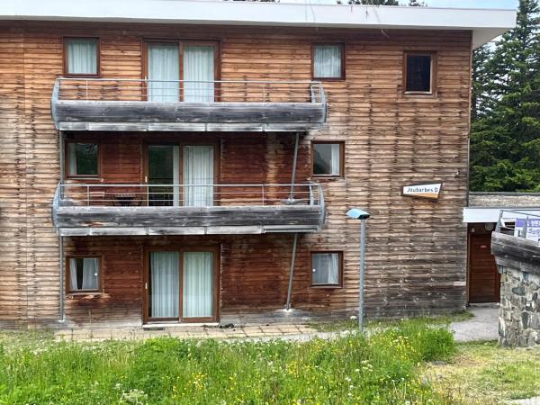 A la foto es mostra l'objecte Chamrousse Appart 8 personnes au pied des pistes situat a la ciutat de Chamrousse.