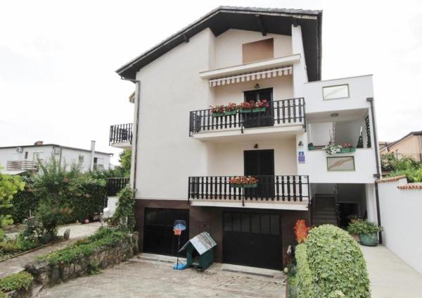 På billedet ses objektet Apartments with parking space Umag - 21460 beliggende i byen Umag.