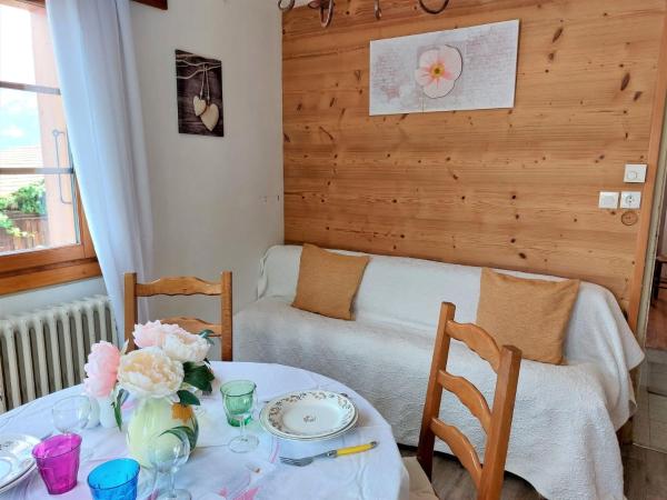 Na fotografii je vidět objekt Apartment A la Claire Fontaine 1 by Interhome nacházející se ve městě Mémontel.