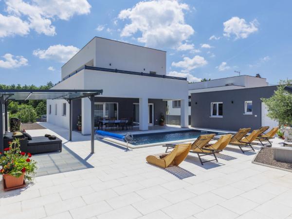 Na fotografii je vidět objekt Villa Drago by Interhome nacházející se ve městě Vodnjan.