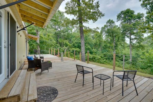 Buchanan Home W/ Deck, 4 Mi To Paris Landing! - Lake Barkley