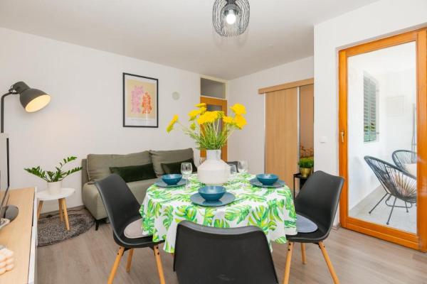 A la foto es mostra l'objecte Panorama Suite Apartment - stan na dan i više situat a la ciutat de Imotski.