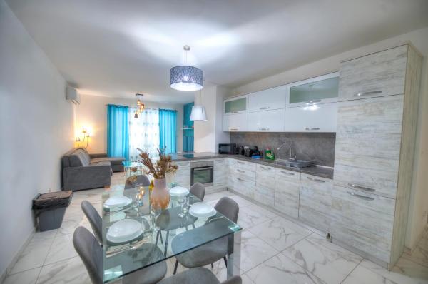 Foto 8: Spacious & modern 3 bedroom near seafront JBOR1-1