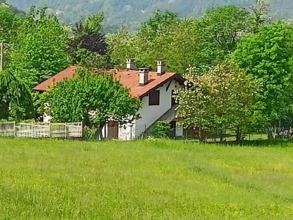 På bildet vises objektet Casa sul Lago di Lugano - Besano / Porto Ceresio som ligger i byen Bisuschio.