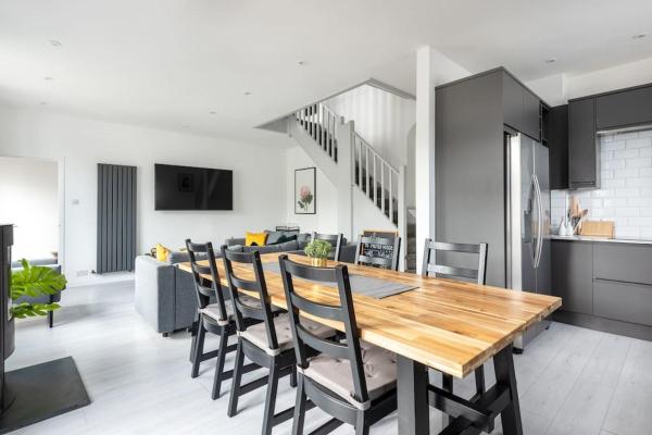 Zdjęcie 1: Spacious, Modern Home, Central Newquay w/ parking