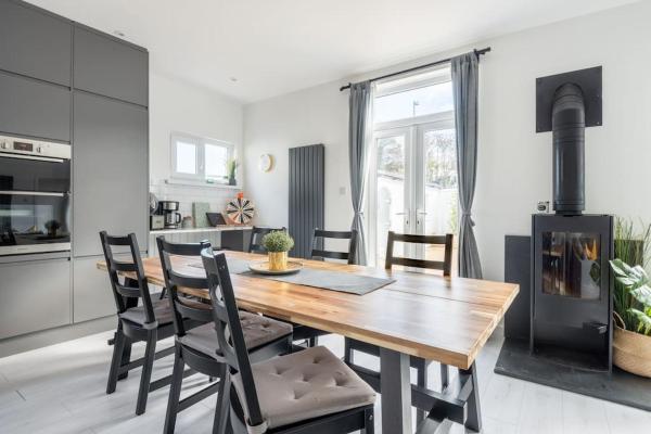 Zdjęcie 3: Spacious, Modern Home, Central Newquay w/ parking