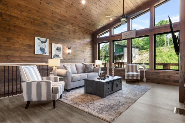 A la foto es mostra l'objecte Hillside Retreat situat a la ciutat de Sevierville.