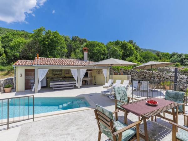 Na fotografii je vidět objekt Holiday Home Lucija by Interhome nacházející se ve městě Skitača.