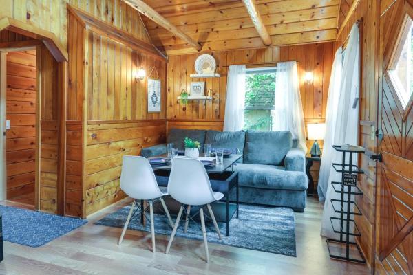 Foto 1: Fire Pit, Deck and Grill Cozy Twain Harte Cabin!
