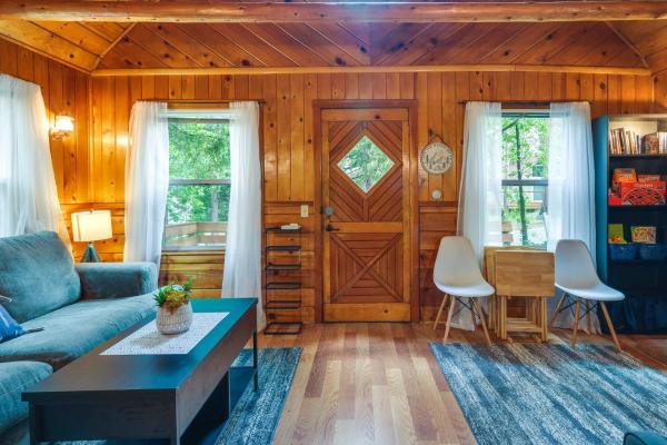 Foto 4: Fire Pit, Deck and Grill Cozy Twain Harte Cabin!