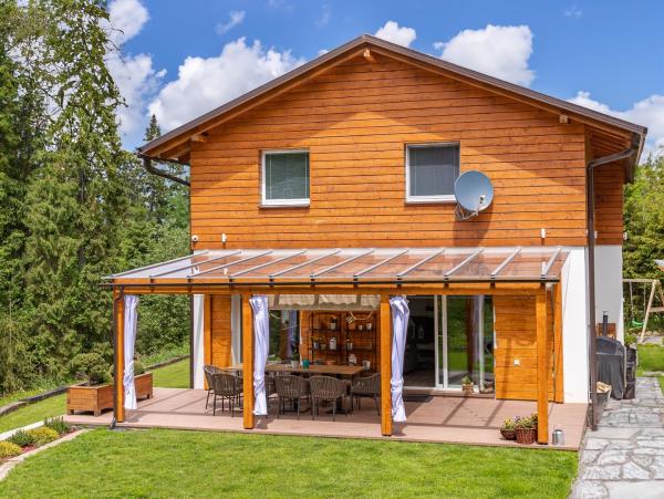 Chalet Ester - Luxury Provençal House in Oravaの写真1