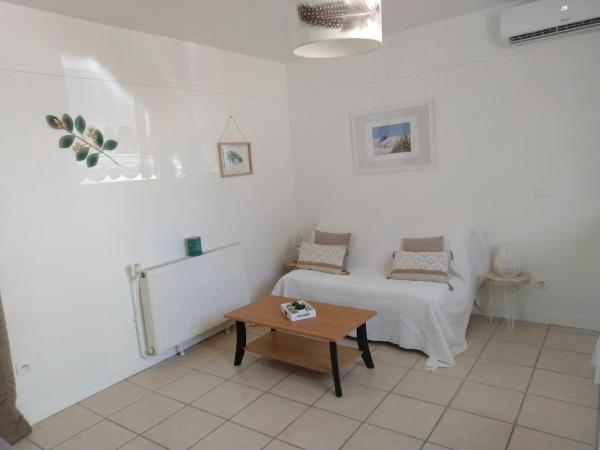A la foto es mostra l'objecte Studio neuf climatisé proche d'Agde situat a la ciutat de Bessan.