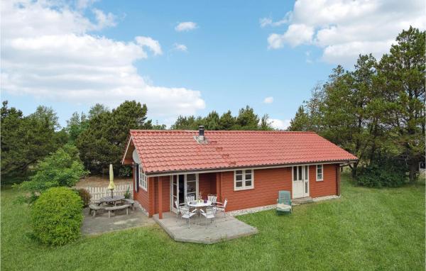 Na fotografii je vidět objekt Stunning Home In Skjern With Wifi nacházející se ve městě Halby.