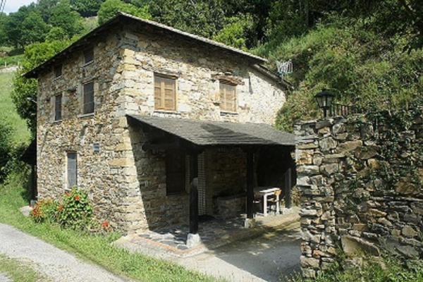 Nella foto è visibile l'oggetto Casa Rural de montaña en LUARCA en ASTURIAS situato nella città di Naraval.